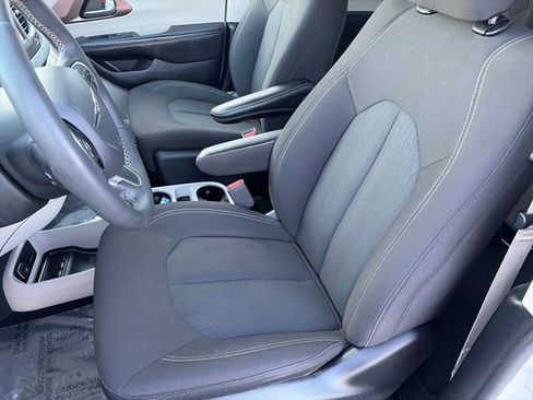 Used 2023 Chrysler Voyager LX FWD image 36