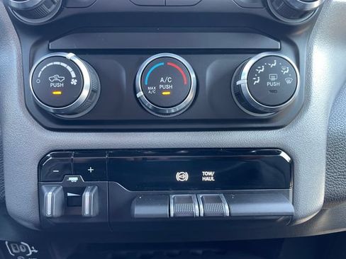 Used 2024 RAM 2500 Big Horn AWD/4WD image 22