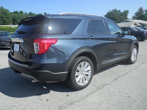 Certified 2024 Ford Explorer Limited w/ Limited Technology Package AWD/4WD image 5
