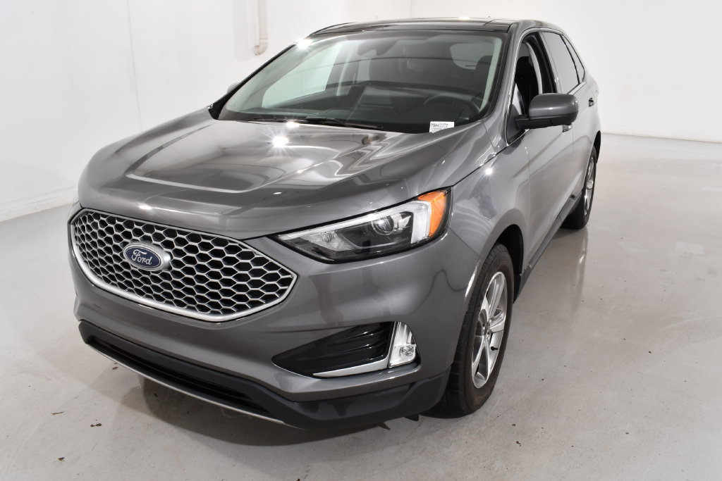Used 2023 Ford Edge SEL w/ Convenience Package AWD/4WD image 2