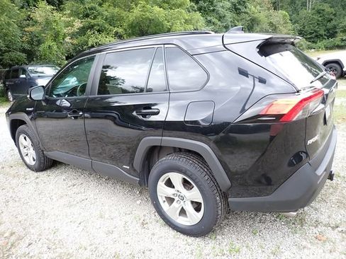 Certified 2021 Toyota RAV4 XLE w/ Convenience Package AWD/4WD image 5