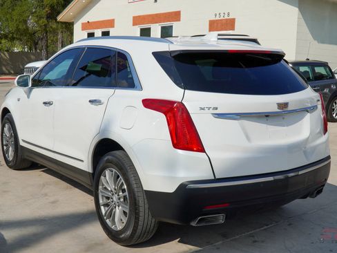 Used 2017 Cadillac XT5 Luxury w/ Driver Awareness Package image 4