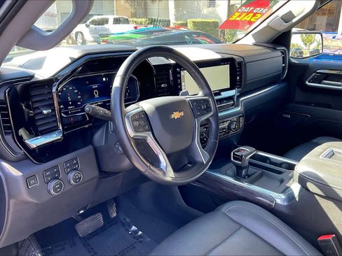 Used 2022 Chevrolet Silverado 1500 LTZ image 13