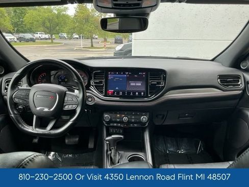 Used 2024 Dodge Durango GT RWD image 2