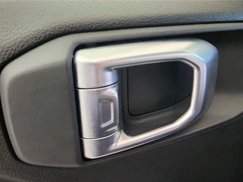 Used 2022 Jeep Wrangler Unlimited Sport image 30