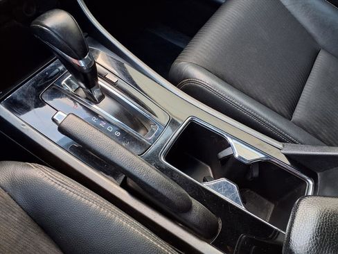 Used 2017 Honda Accord Sport image 20