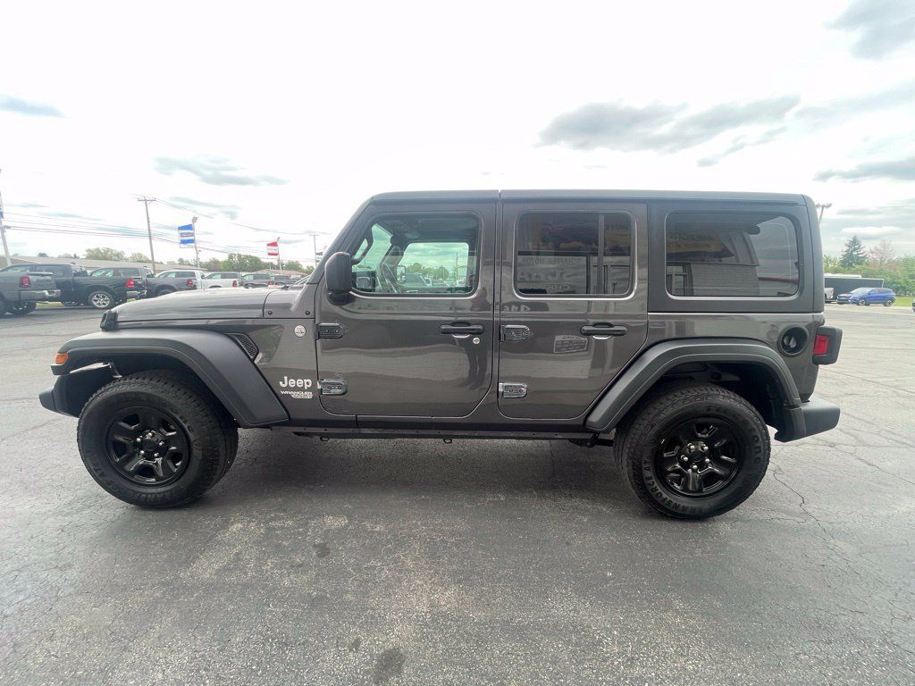 Used 2018 Jeep Wrangler Unlimited Sport AWD/4WD image 3