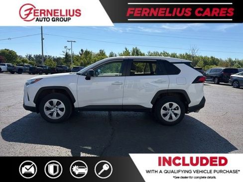 Used 2024 Toyota RAV4 LE AWD/4WD image 2