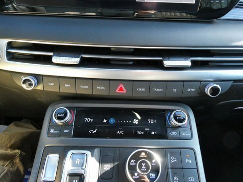 Used 2024 Hyundai Palisade Calligraphy image 39