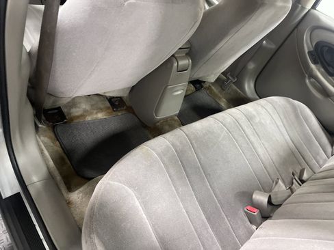 Used 2004 Chevrolet Malibu Classic image 17