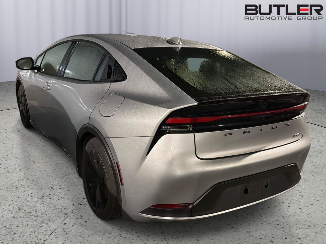 Used 2025 Toyota Prius LE FWD image 7