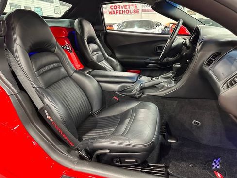 Used 2004 Chevrolet Corvette Convertible w/ Preferred Equipment Group RWD image 9