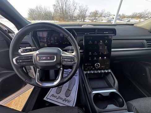 Used 2025 GMC Terrain Elevation image 13