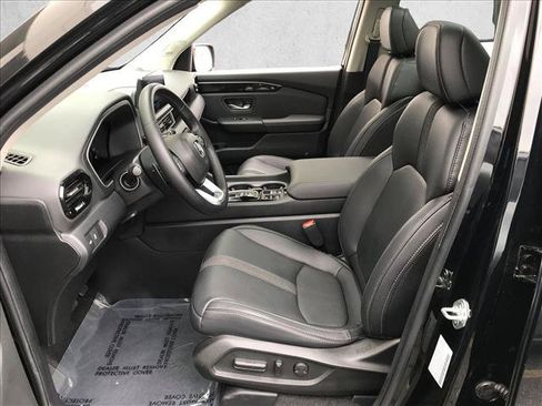 Used 2023 Honda Pilot Touring image 13