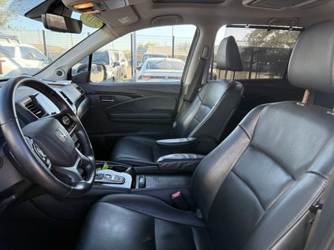 Certified 2019 Honda Pilot Touring image 11