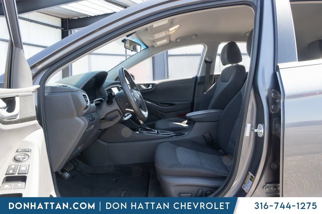 Used 2017 Hyundai Ioniq SEL FWD image 4