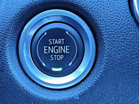 Used 2024 Chevrolet Colorado Trail Boss w/ Technology Package image 24