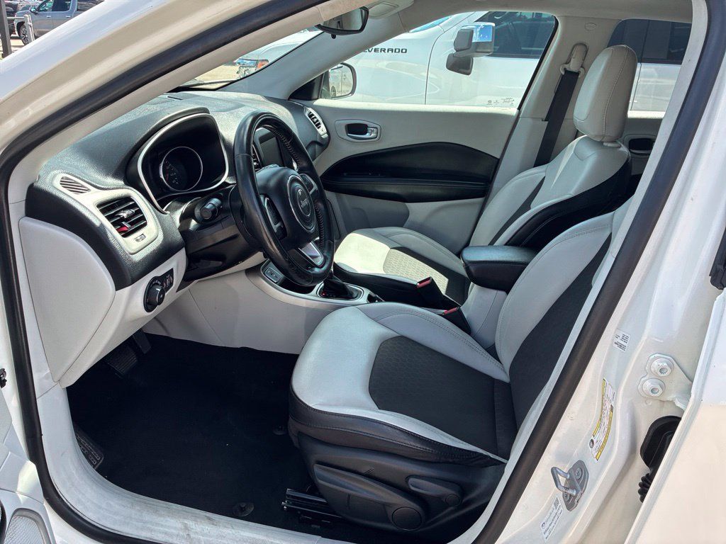 Used 2019 Jeep Compass Latitude FWD image 21