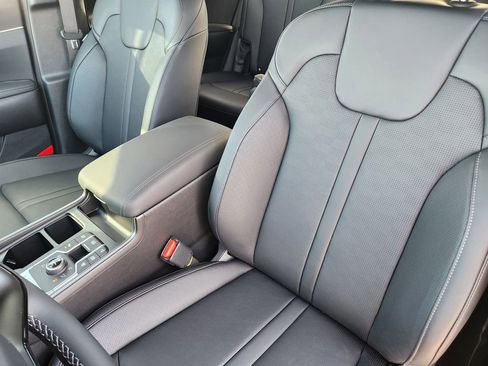 New 2026 Kia Sorento EX image 9