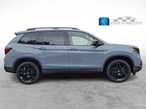 Certified 2024 Honda Passport Black Edition image 7