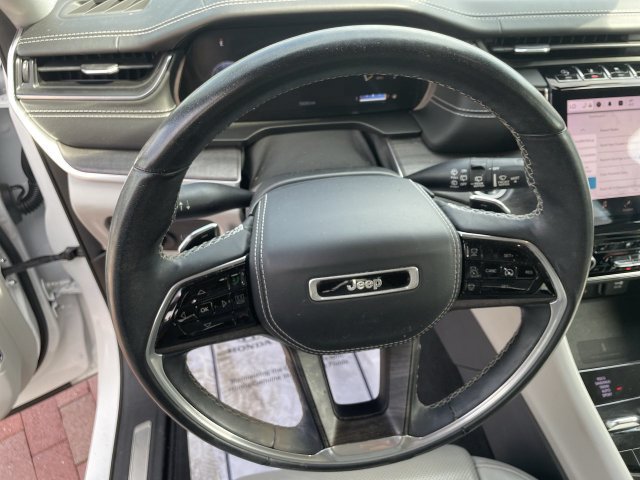 Used 2021 Jeep Grand Cherokee L Overland w/ Luxury Tech Group IV AWD/4WD image 11