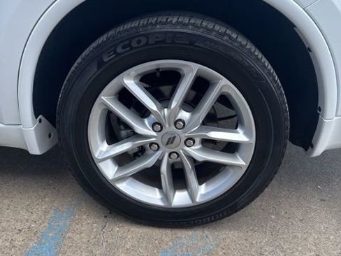 Used 2024 Dodge Durango GT RWD image 6