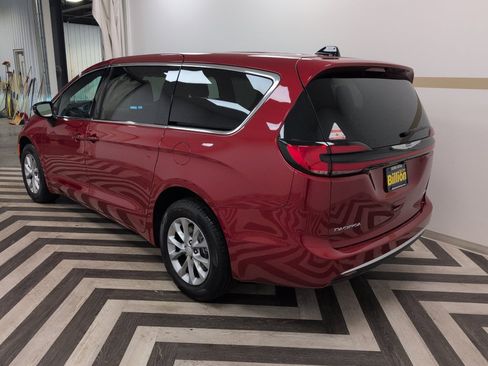 New 2026 Chrysler Pacifica Select image 14
