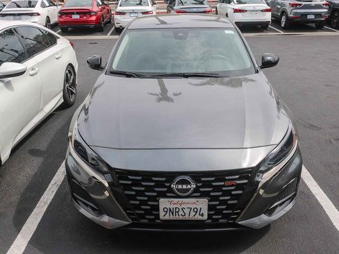 Used 2025 Nissan Altima 2.5 SR image 3