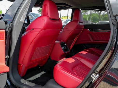 Used 2022 Maserati Quattroporte Trofeo image 42