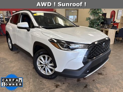 Used 2022 Toyota Corolla Cross LE w/ Moonroof Package AWD/4WD image 1
