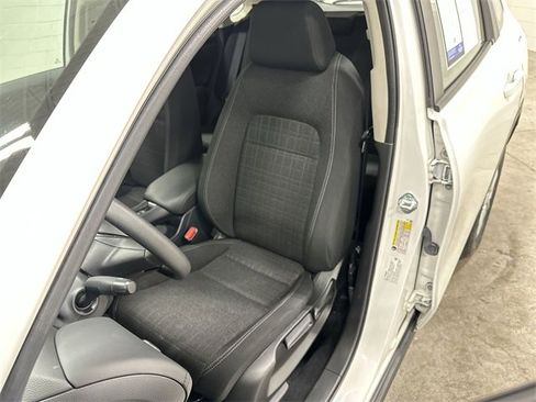 Used 2023 Honda HR-V LX image 15