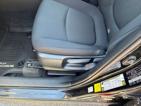 Used 2024 Toyota Corolla Cross LE w/ Moonroof Package AWD/4WD image 13