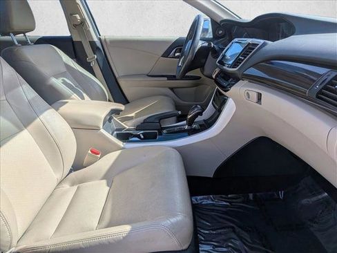 Used 2017 Honda Accord EX-L image 18