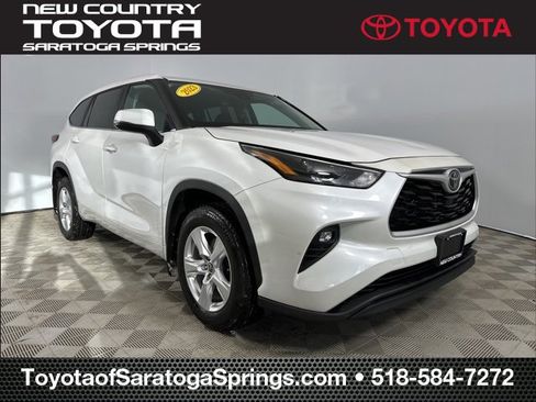 Certified 2023 Toyota Highlander LE image 1