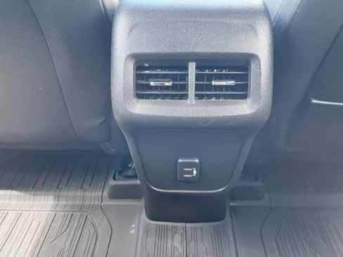 Used 2022 GMC Terrain SLE w/ Elevation Edition FWD image 18