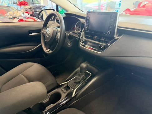 Used 2021 Toyota Corolla LE FWD image 34
