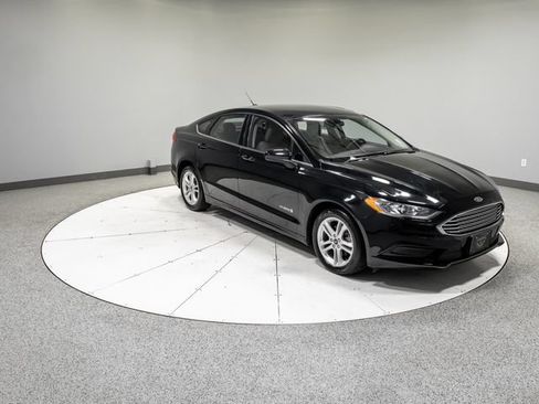 Used 2018 Ford Fusion S FWD image 26