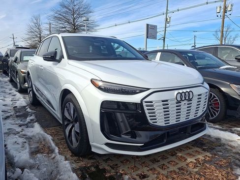 New 2025 Audi SQ6 e-tron Premium image 2