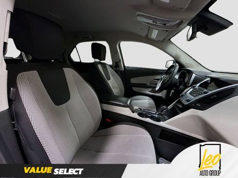 Used 2017 Chevrolet Equinox LT image 25