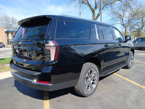 New 2026 Chevrolet Suburban LT AWD/4WD image 4