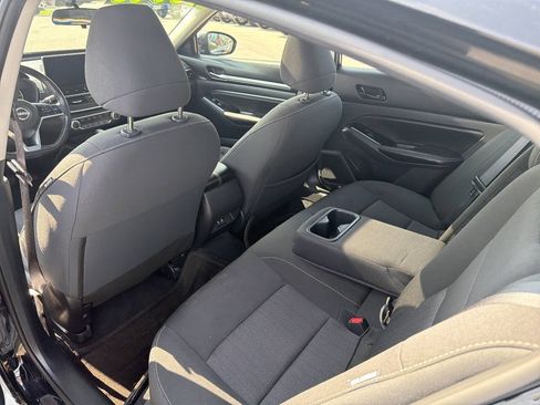Used 2023 Nissan Altima 2.5 SV w/ SV Premium Package AWD/4WD image 11