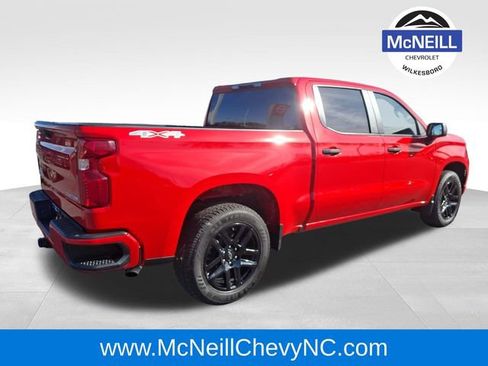 Used 2022 Chevrolet Silverado 1500 Custom image 4