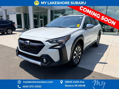 Certified 2025 Subaru Outback Touring AWD/4WD image 3