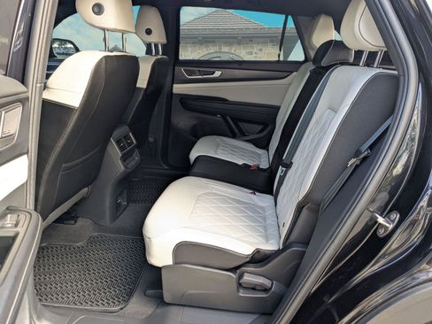 Used 2024 Volkswagen Atlas Cross Sport SEL Premium R-Line image 19