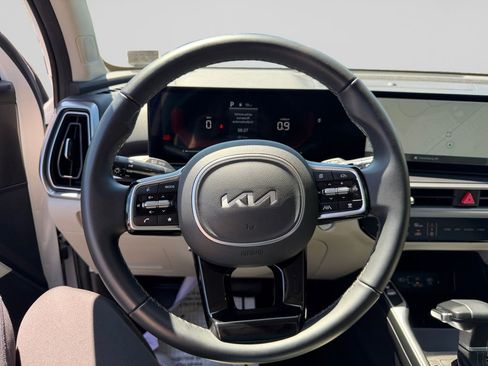 Certified 2025 Kia Sorento S AWD/4WD image 13