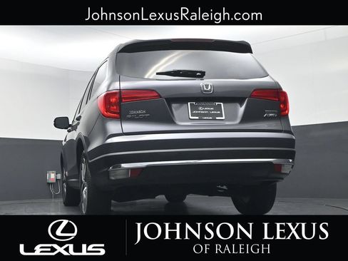 Used 2017 Honda Pilot Touring image 19