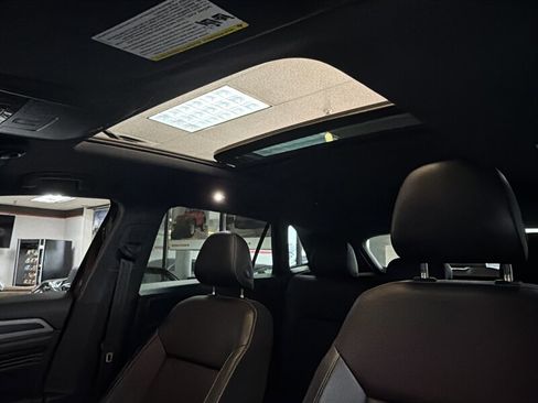 Used 2020 Volkswagen Atlas Cross Sport SEL R-Line image 20