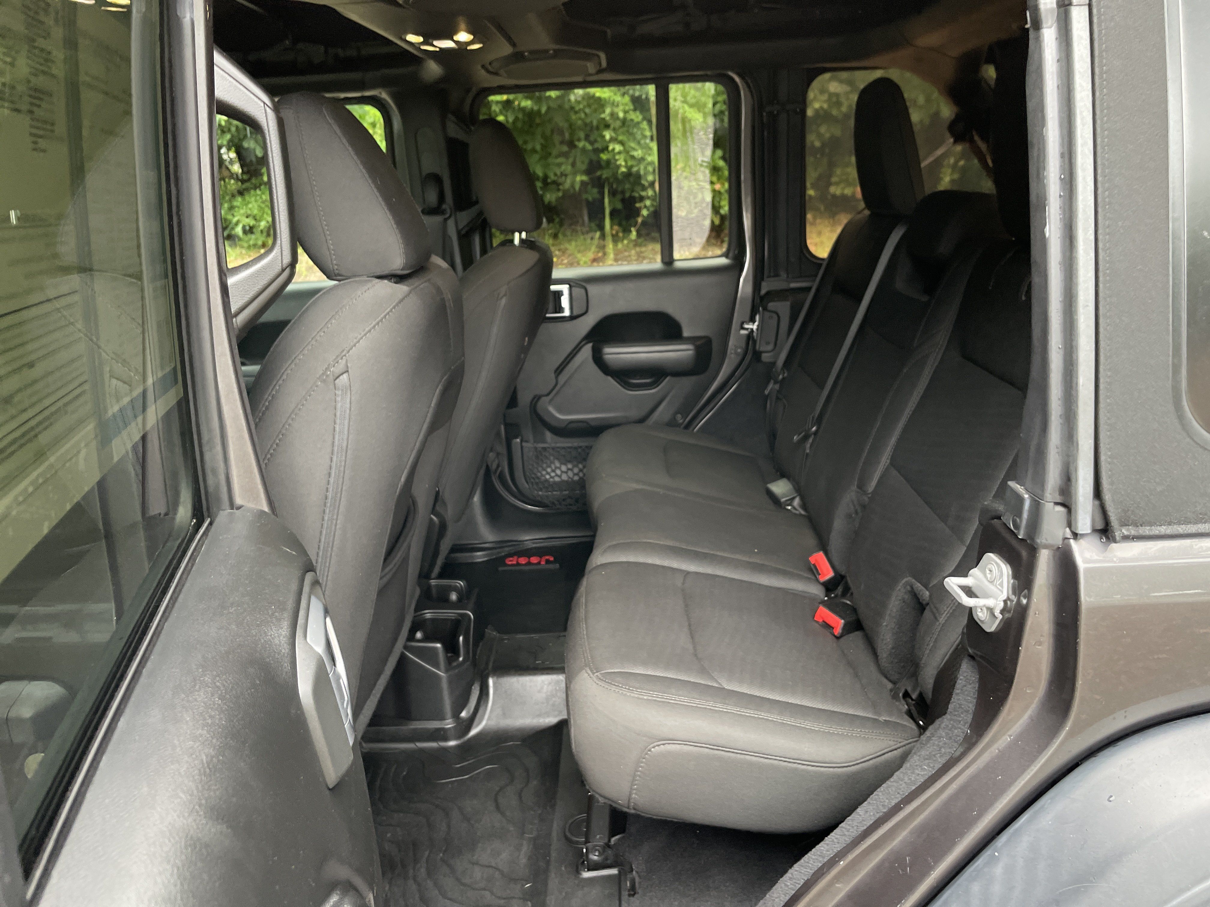 Used 2019 Jeep Wrangler Unlimited Sport S AWD/4WD image 28