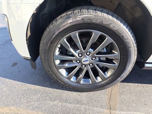 Used 2021 Ford Expedition Limited AWD/4WD image 4