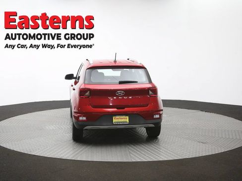 Used 2025 Hyundai Venue SEL FWD image 37